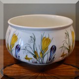 P12. Portmeirion Botanic Garden cache pot or planter. 